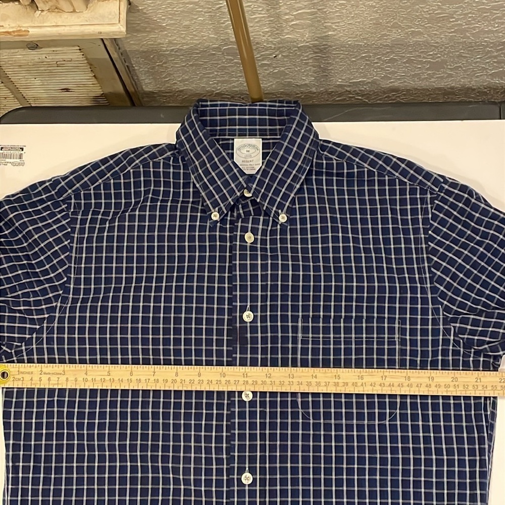Brooks Brothers Regent size medium long sleeve button down shirt great condition - Picture 8 of 9